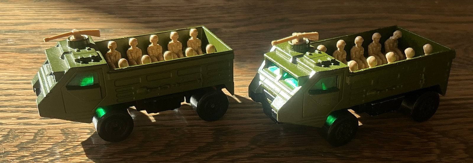 Oude Machbox Personal Carrier Militair voertuig + soldaten, Ophalen, Zo goed als nieuw, Bus of Vrachtwagen