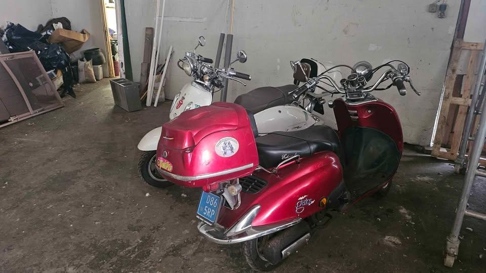 twee  scooters, Fietsen en Brommers, Scooters | Overige merken, Ophalen, Gebruikt, Benzine, Overige merken