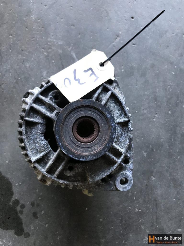 Dynamo Mercedes E300 0101549402, Gebruikt, -, Ophalen of Verzenden, -