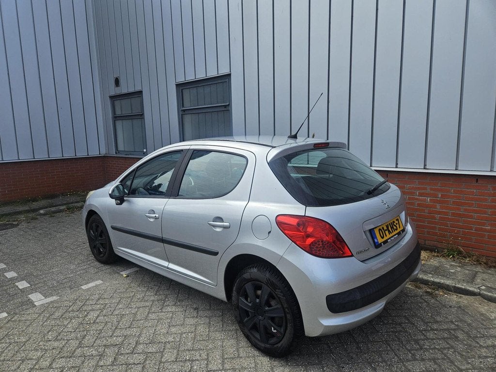 Peugeot 207 1.4-16V X-line, Auto's, Peugeot, 4 cilinders, 1133 kg, 49 €/maand, Bedrijf