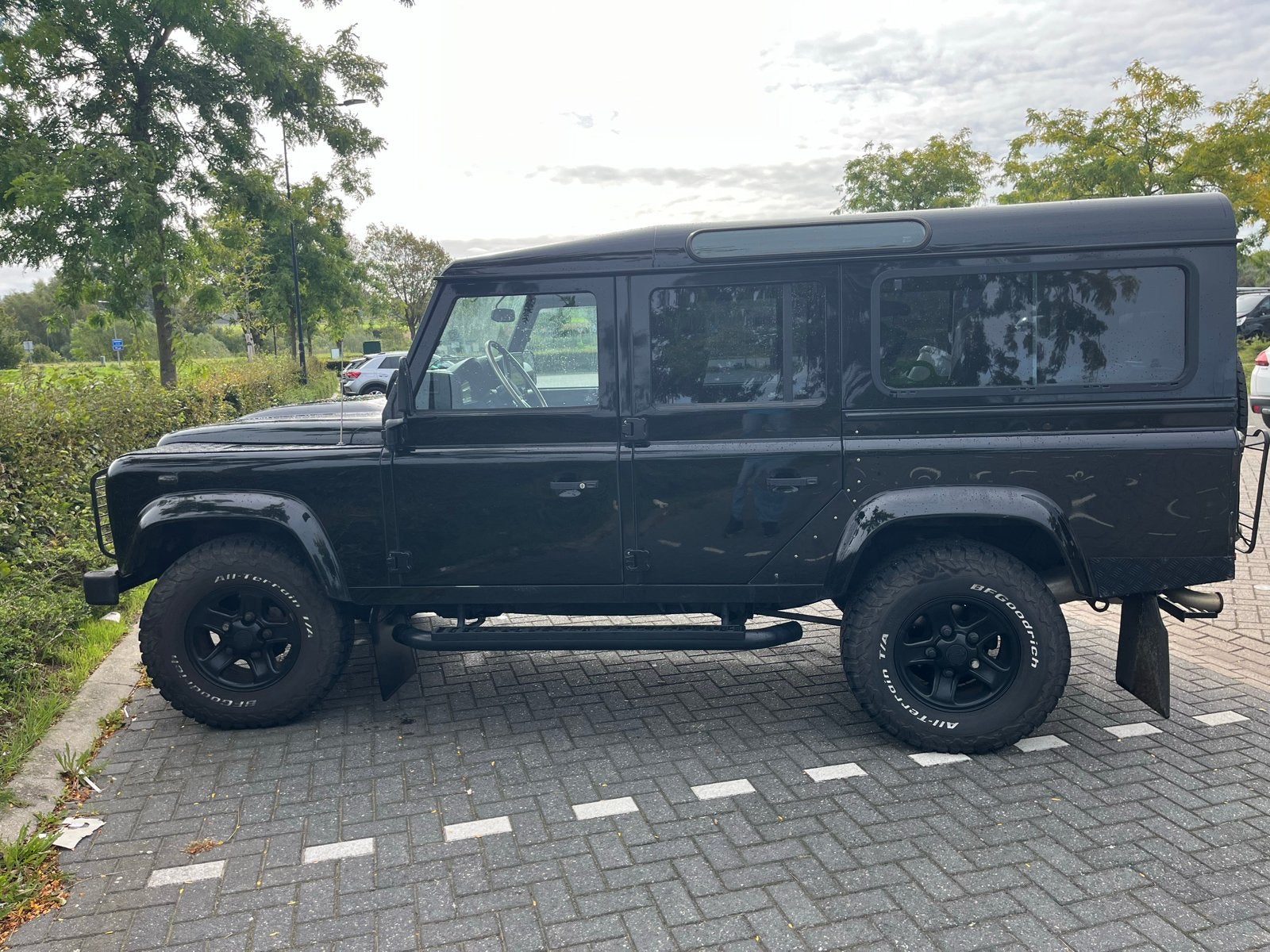 Land Rover Defender 2.4 D Stw. 110 2007 Zwart, Auto's, 1940 kg, 4 cilinders, 241 €/maand, Defender