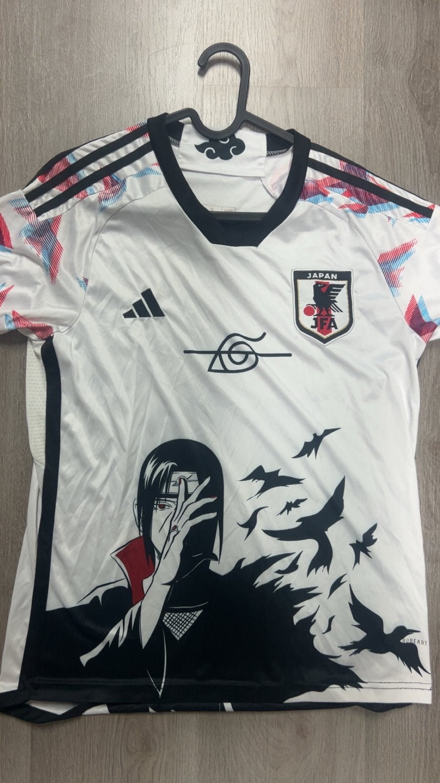 Japan voetbalshirt met Naruto Itachi design - Maat S, Verzenden, Wit, Zo goed als nieuw, Voetbal