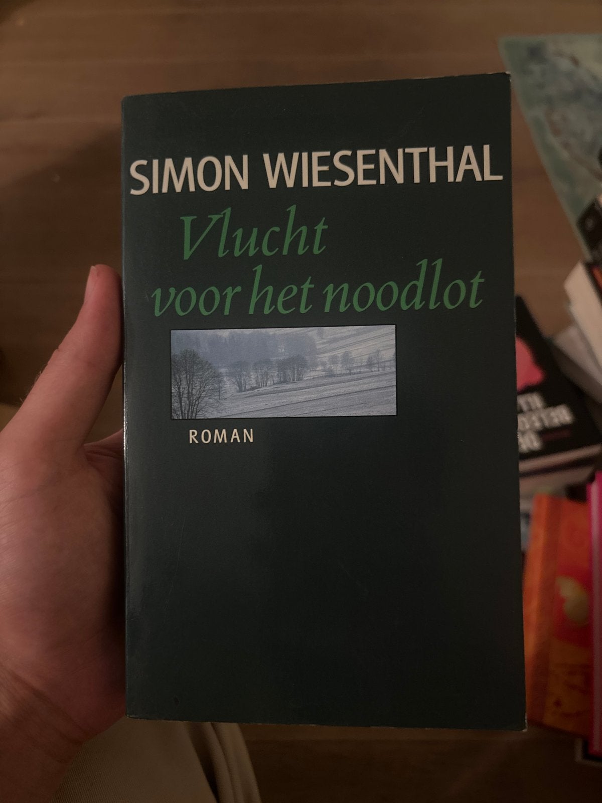 Simon Wiesenthal - Vlucht voor het noodlot (Roman), Boeken, Ophalen of Verzenden, Zo goed als nieuw, Nederland