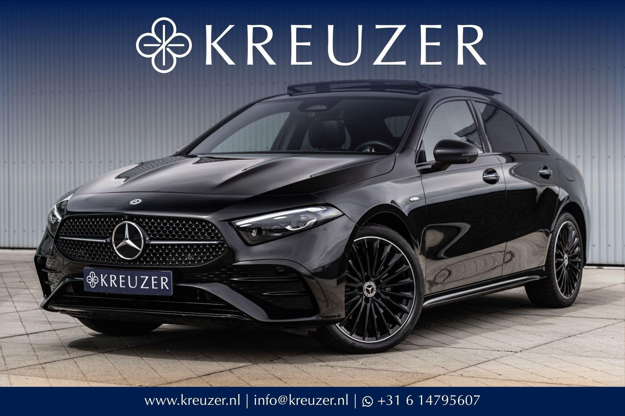 Mercedes-Benz A-klasse 250e AMG Line | 9.900KM | Panorama |, Auto's, 4 cilinders, Zwart, Bedrijf, Hybride Elektrisch/Benzine