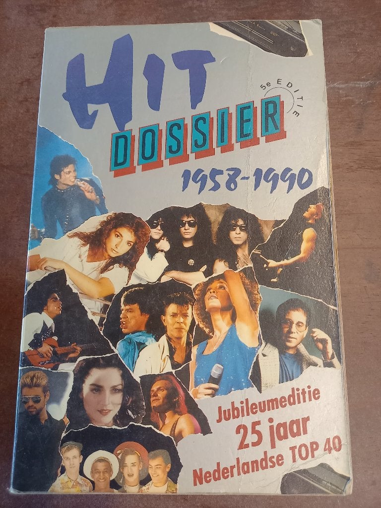 Boek: hit dossier 1958-1990, Gelezen, Ophalen of Verzenden, Algemeen, Hjw becht