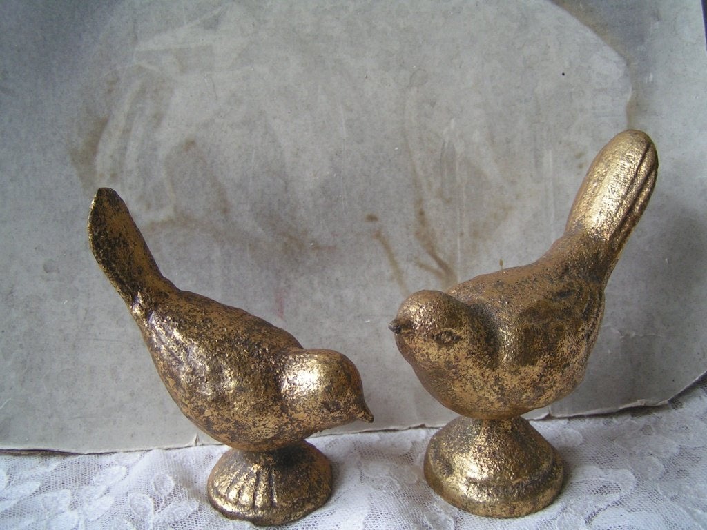 2 gietijzeren vogeltjes nr DD 187, Tuin en Terras, Verzenden, Gebruikt, Metaal, Overige typen