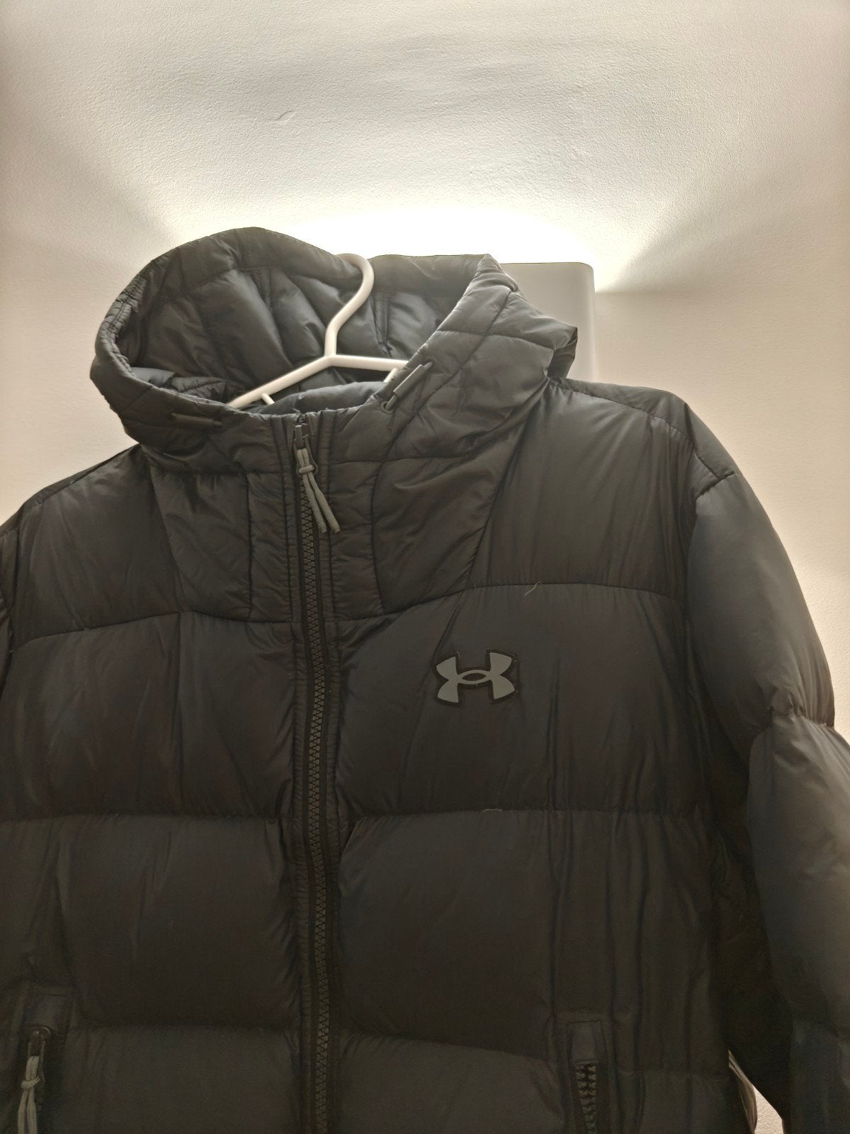 Under Armour Armour Down 2.0 Donsjas Hooded Jacket Maat M, Ophalen of Verzenden, Zo goed als nieuw, Zwart