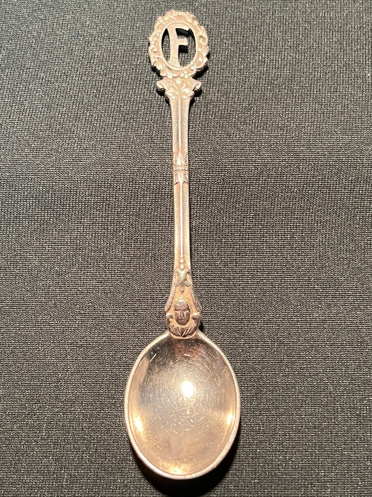 Vintage lepeltje F., Antiek en Kunst, Ophalen of Verzenden