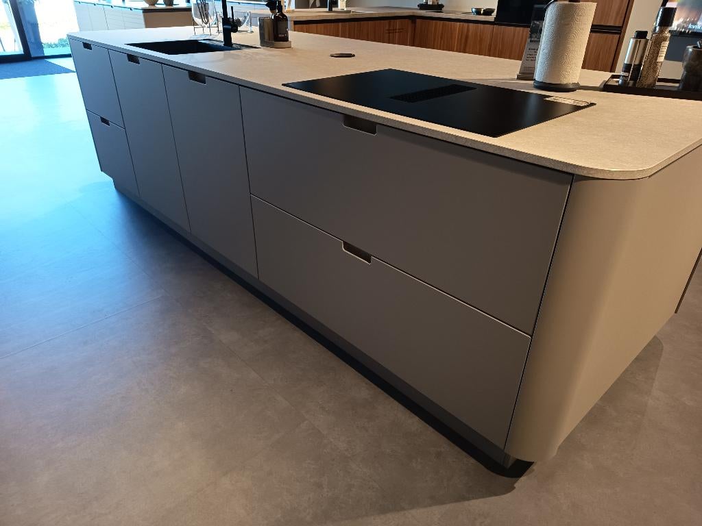 Keukeneiland Kvik showroommodel, Ophalen, Overige typen, Zo goed als nieuw, Kunststof