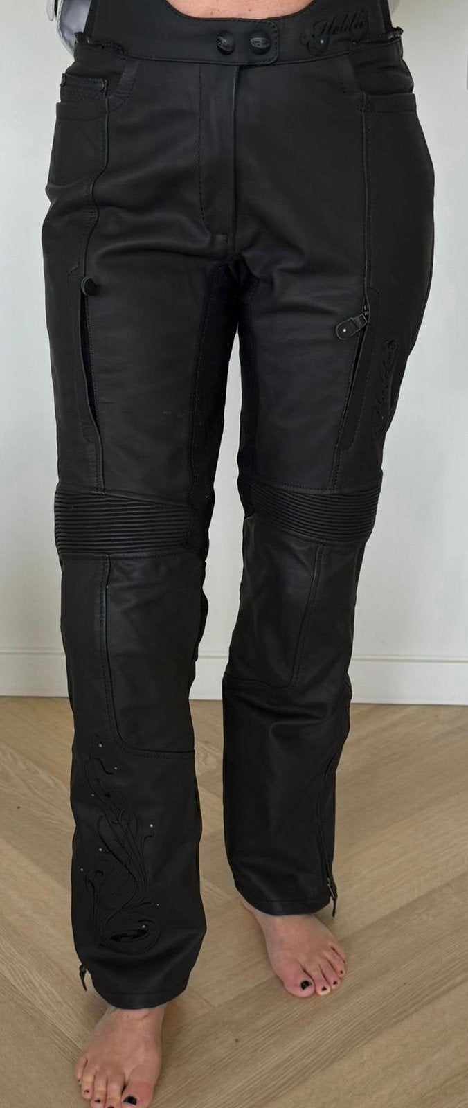 Dames leren motorbroek maat 38 zo goed als nieuw, Ophalen of Verzenden, Tweedehands, Dames, Broek | leer