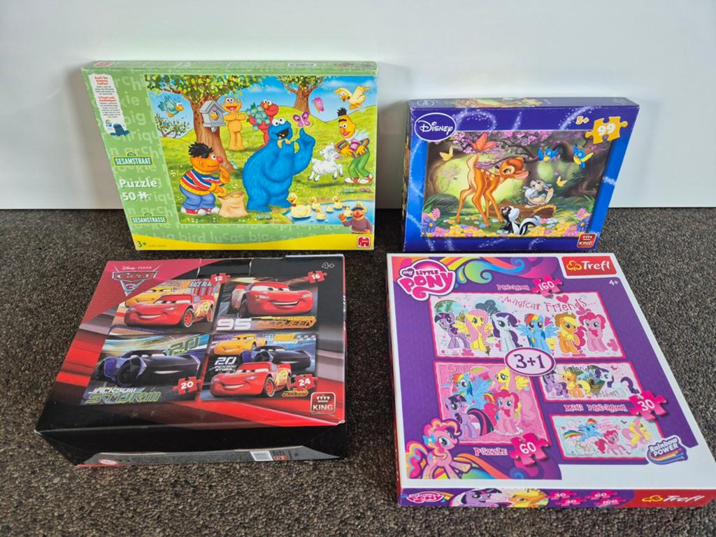 4 puzzels: Sesamstraat; 4xCars; 4xMy Little Pony; Disney, Ophalen, 10 tot 50 stukjes, Gebruikt, 2 tot 4 jaar