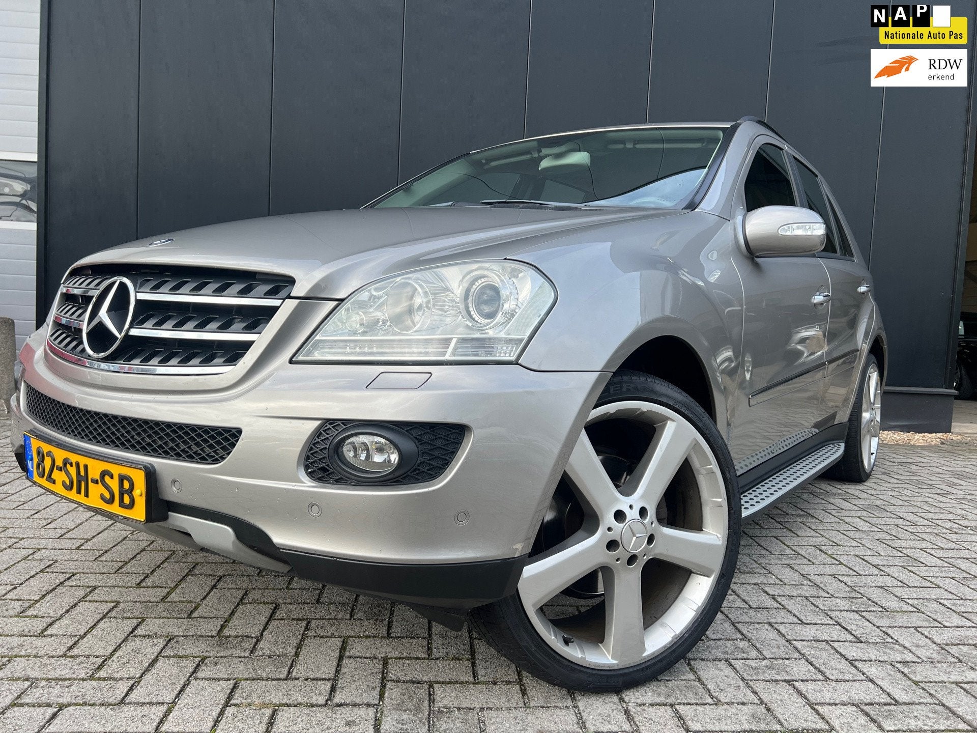 Mercedes-Benz M-klasse 350 OrgNl/Nap/Aut/Leder/22'Lmv, Automaat, Gebruikt, Zwart, Vierwielaandrijving