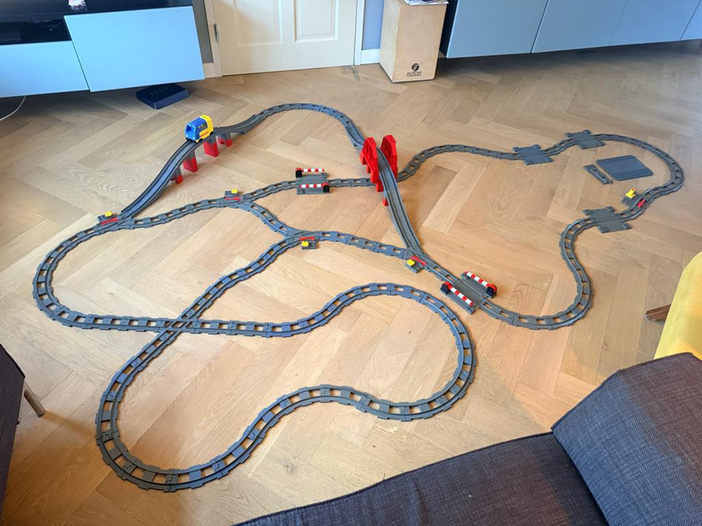 Grote Duplo treinbaan met bruggen en wissels, Gebruikt, Overige typen, Ophalen of Verzenden, Duplo
