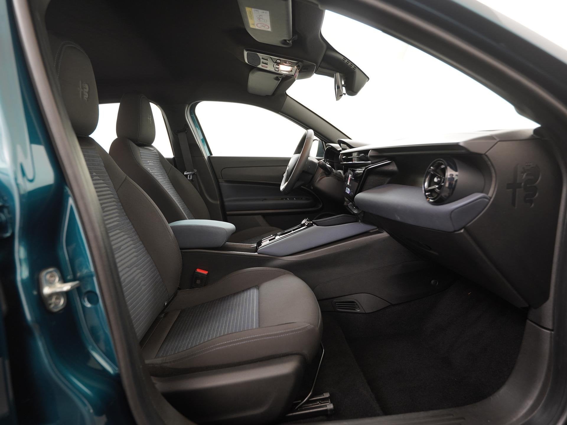 Alfa Romeo Junior Elettrica 54 kWh | SOH 96% | Carplay | Ada, Auto's, Alfa Romeo, Stof, Gebruikt, https://media-marktplaats.export.dv.nl/23087266775/document-1.pdf