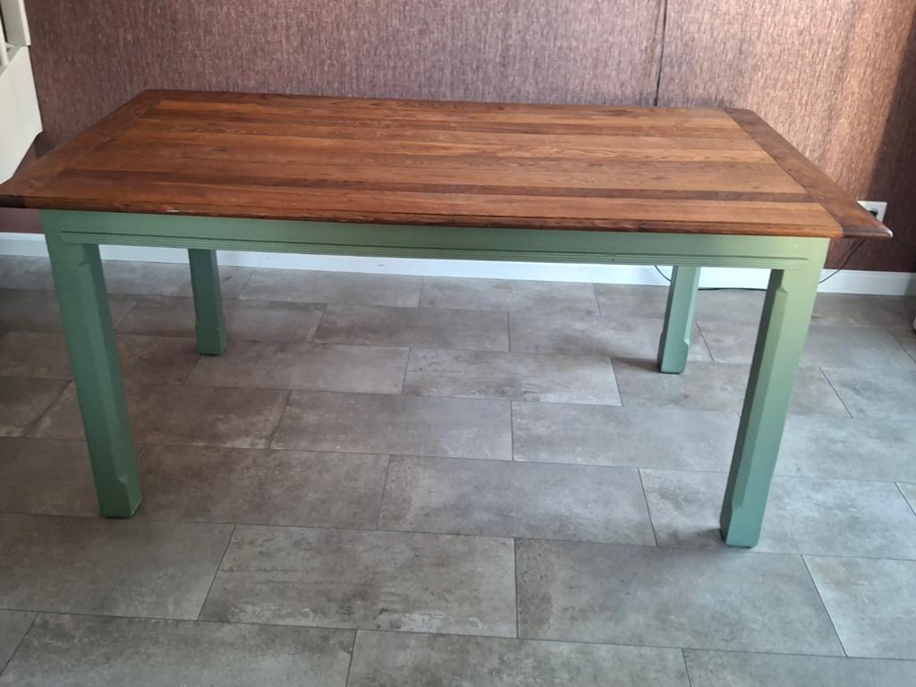Robuuste eettafel met houten blad en groene poten, Huis en Inrichting, Tafels | Eettafels, Gebruikt, 50 tot 100 cm, 150 tot 200 cm