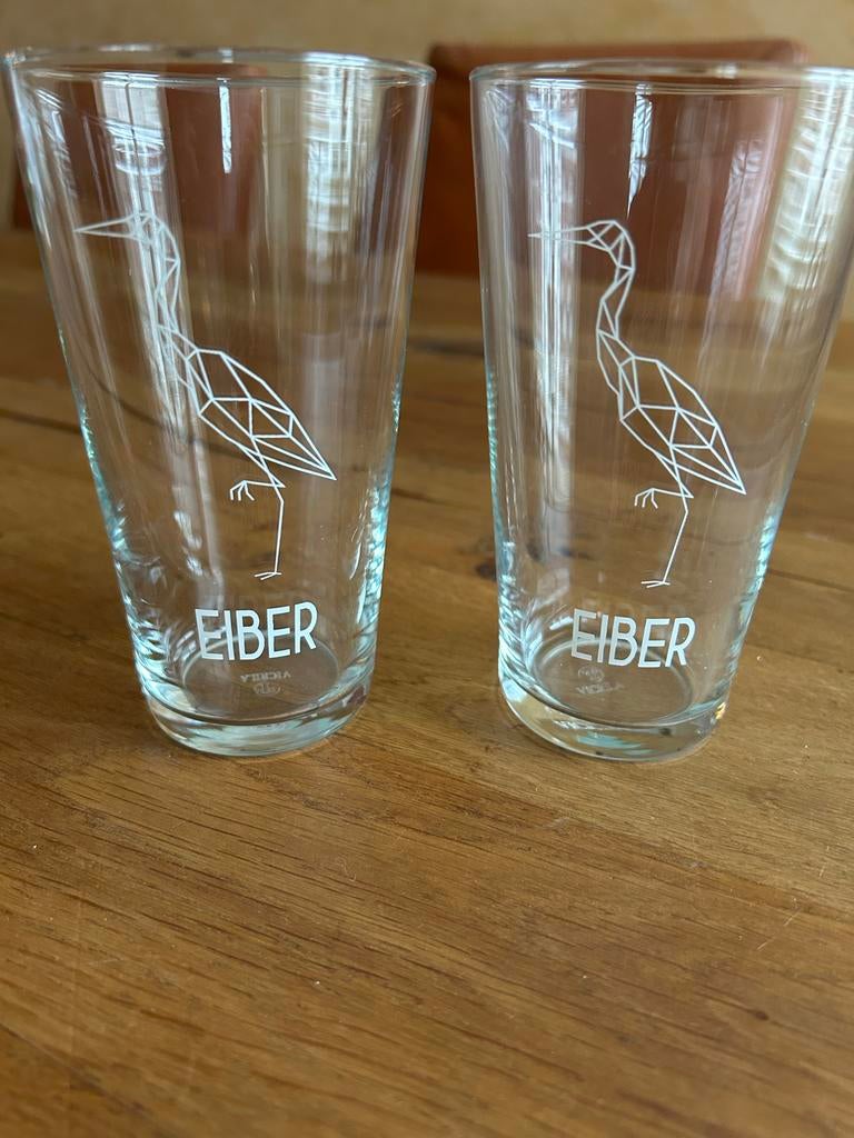 2 Eiber bierglazen met Haagse ooievaar, Ophalen of Verzenden, Nieuw, Bierglas