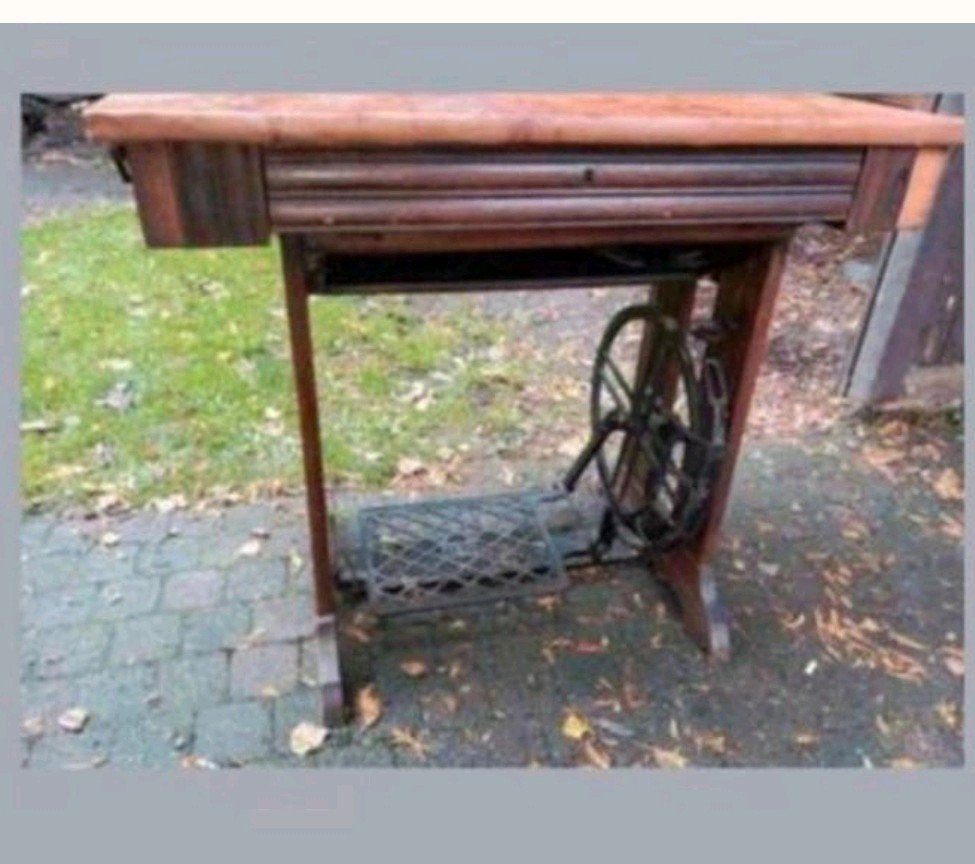 Antieke sidetable/bijzettafel van naaimachine onderstel, Ophalen