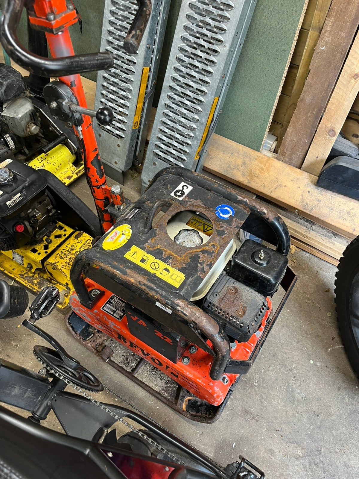 Nemaco revo va 22 b trilplaat met honda motor, Ophalen, Gebruikt