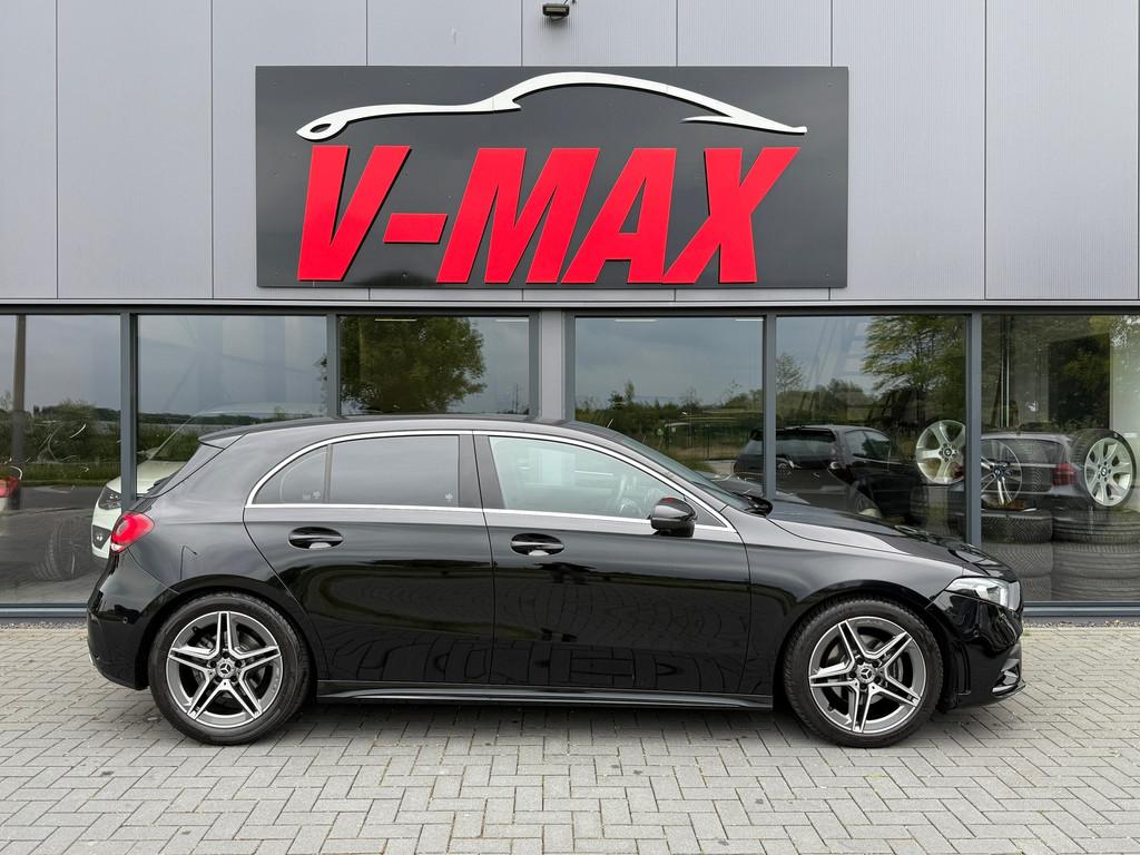 Mercedes-Benz A-klasse A200 AMG AUT NAP Widescreen Camera, Auto's, Gebruikt, 4 cilinders, Origineel Nederlands, 19 km/l