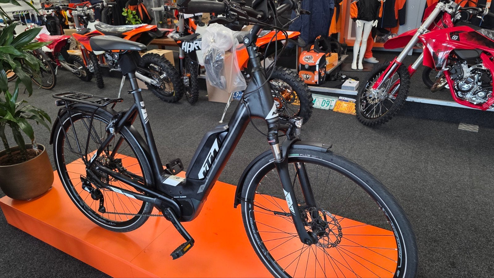KTM Macina Tour 10 P5 E-bike - 56 cm frame, Zo goed als nieuw, 50 km per accu of meer, 55 tot 59 cm, Ophalen