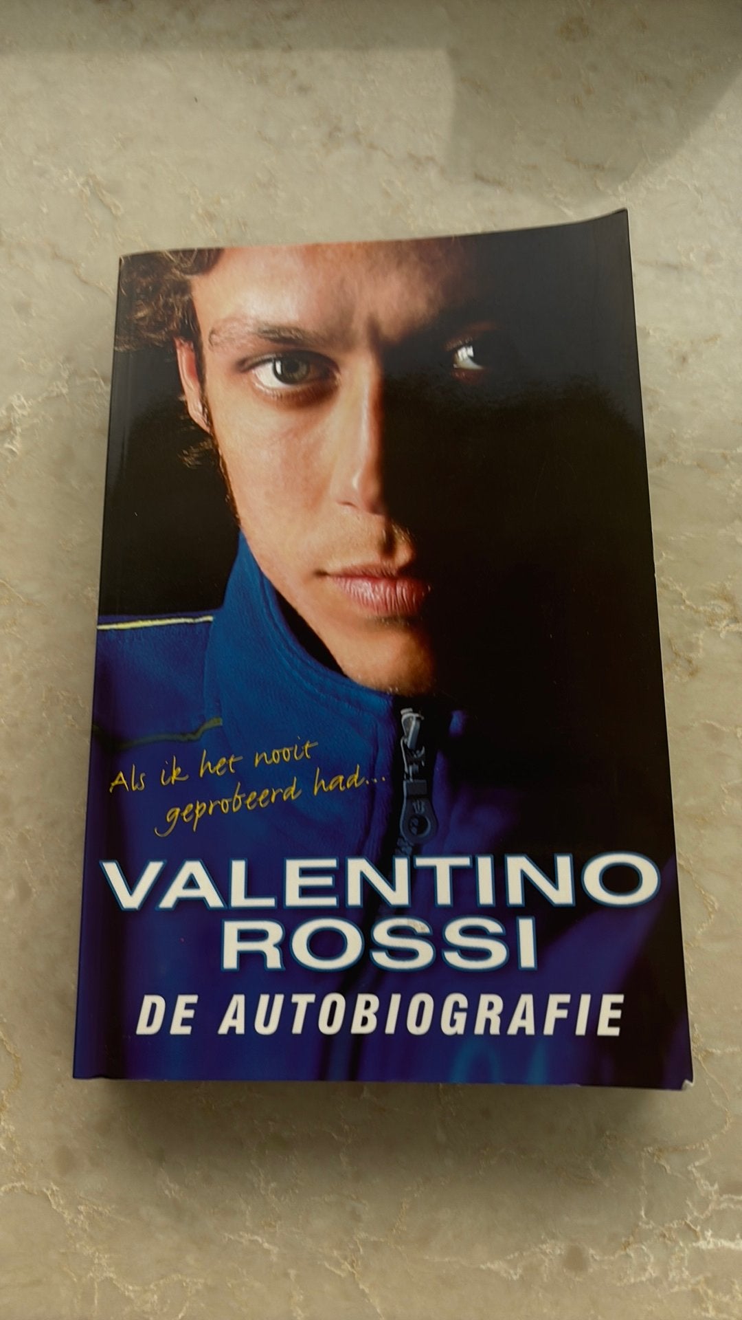 Valentino Rossi - De autobiografie, Valentino Rossi; Enrico Borghi, Ophalen of Verzenden, Zo goed als nieuw, Balsport