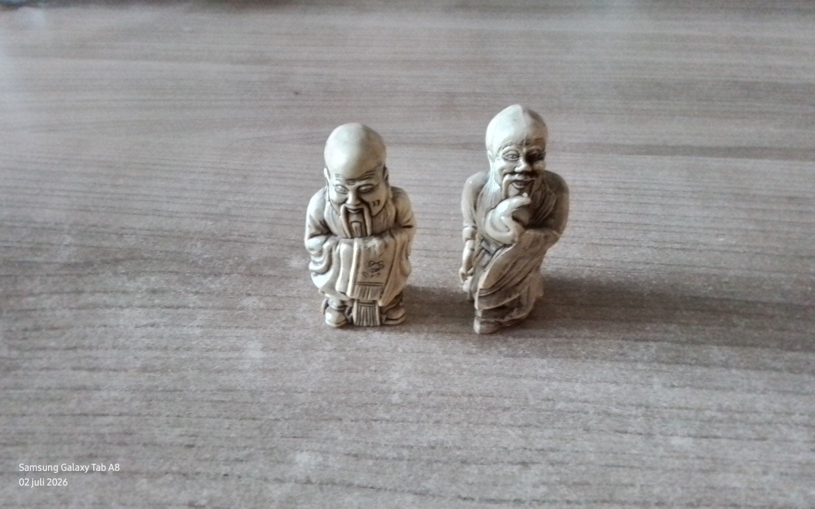 Japanse Netsuke Geluksbeeldjes, Hars, Gemerkt Biscuique, Antiek en Kunst, Kunst | Niet-Westerse kunst, Beige, Ophalen of Verzenden
