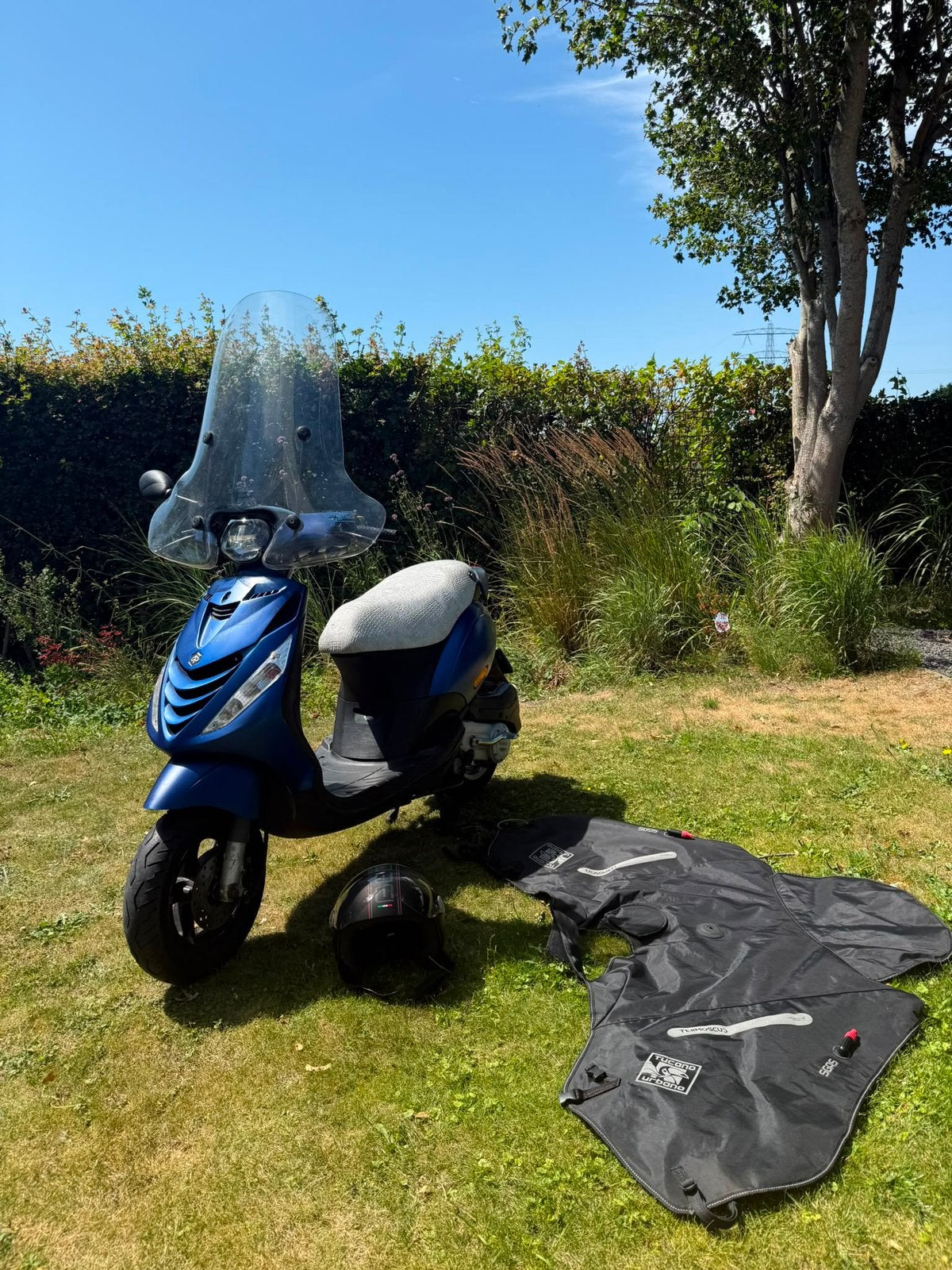Zeer nette piaggo zip 4t, Fietsen en Brommers, Scooters | Piaggio, Zo goed als nieuw, Zip, Maximaal 25 km/u, Benzine, Ophalen