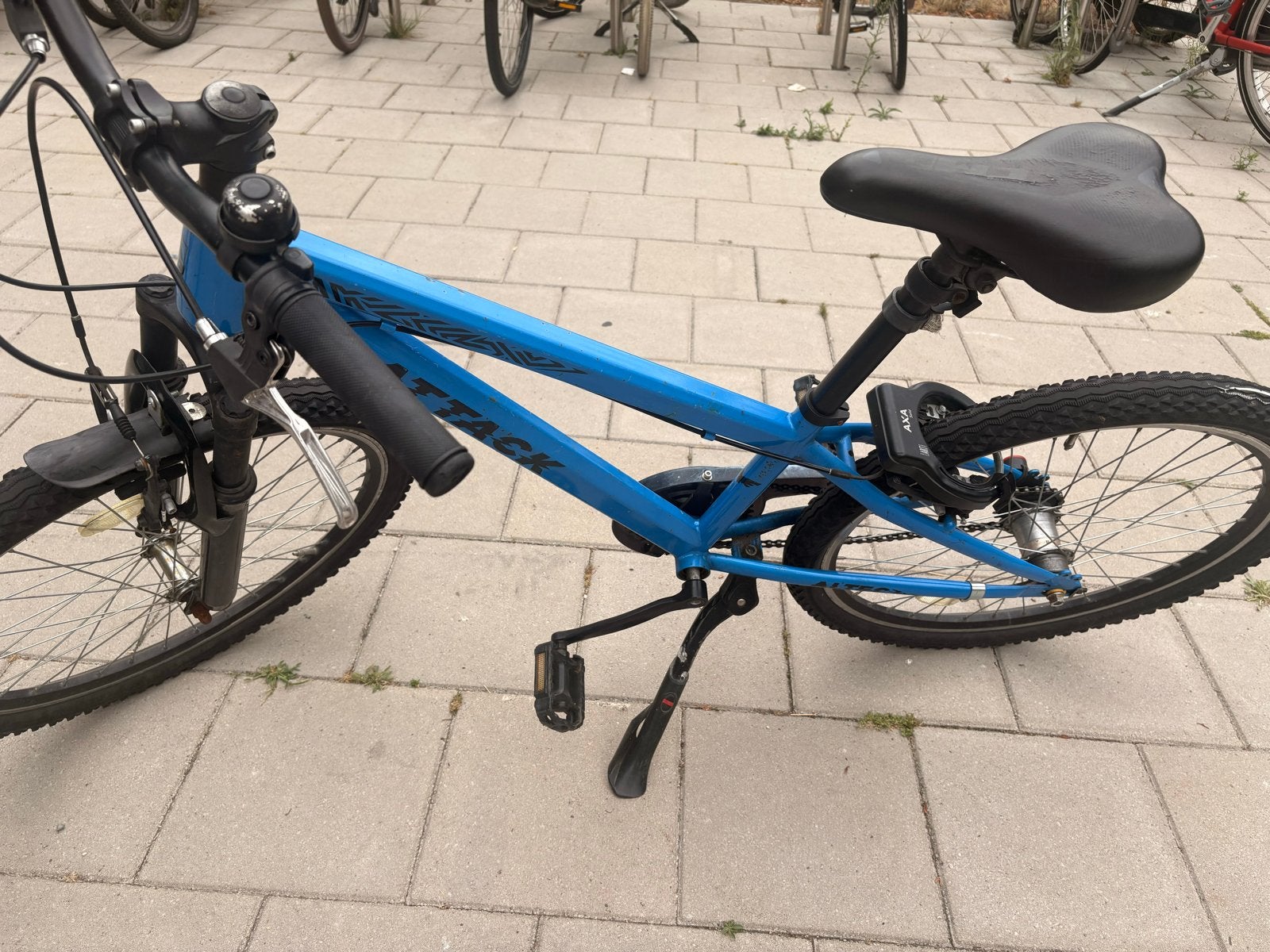 Blauwe Attack kinderfiets - 20 inch, Ophalen, Gebruikt, Terugtraprem, 20 inch of meer