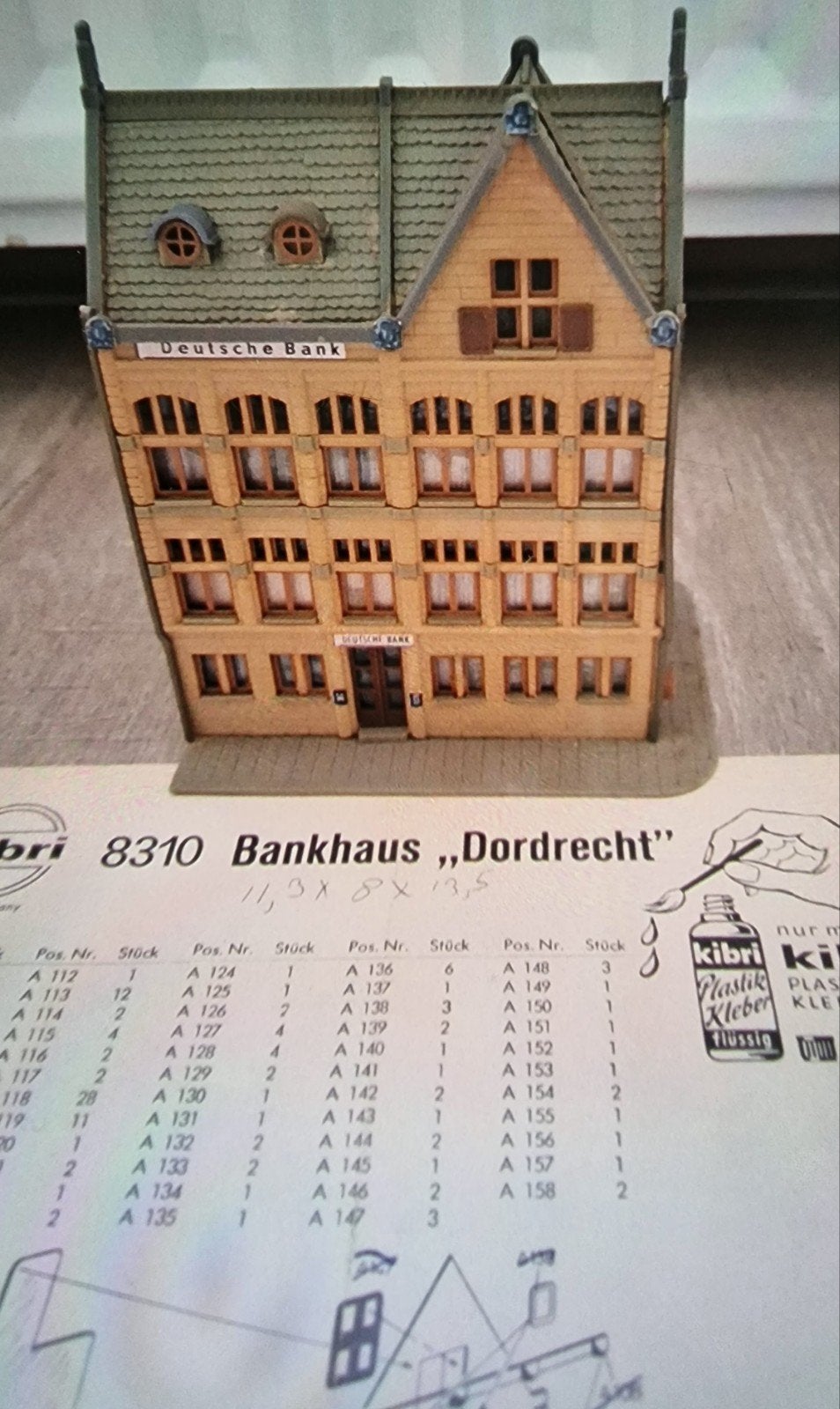 KIBRI HO 8310 BANKGEBOUW, Hobby en Vrije tijd, Modeltreinen | H0, Ophalen of Verzenden, Gelijkstroom of Wisselstroom, Brug, Tunnel of Gebouw