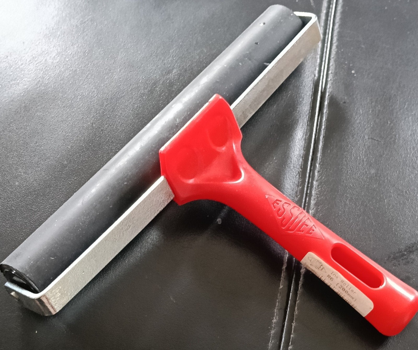 Nieuwe Essdee Inkt Roller 200mm ook voor Linoleumdruk, Gereedschap of Toebehoren, Nieuw, Ophalen of Verzenden, Rubber