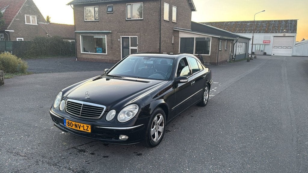 Mercedes-Benz E-klasse 220 CDI Avantgarde Clima Leer Zwart 2, Automaat, Gebruikt, 150 pk, Leder en Stof