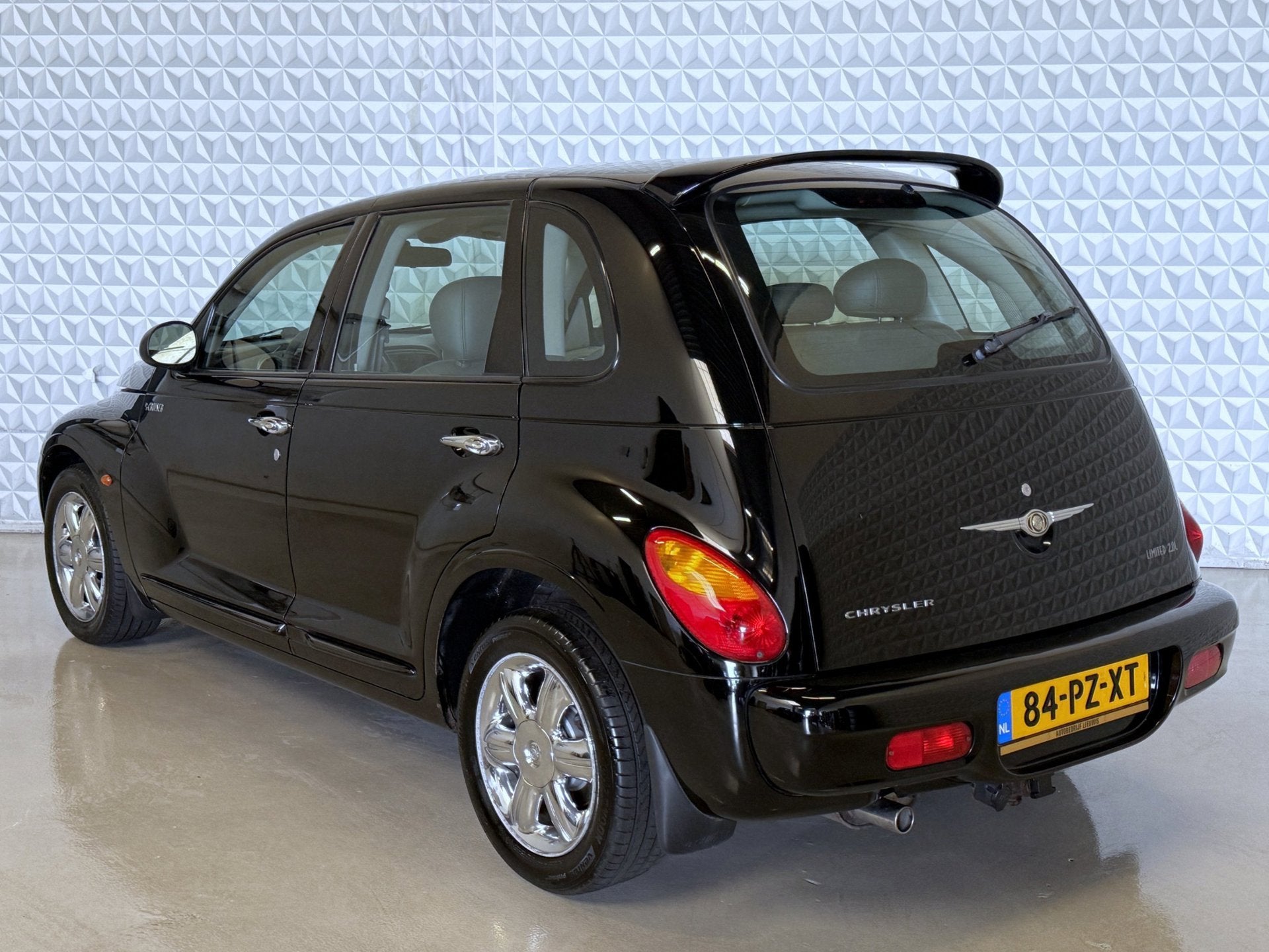 Chrysler PT Cruiser 2.0-16V Classic AUTOMAAT / 87.500km (200, Auto's, Chrysler, Gebruikt, Startonderbreker, 4 cilinders, Zwart