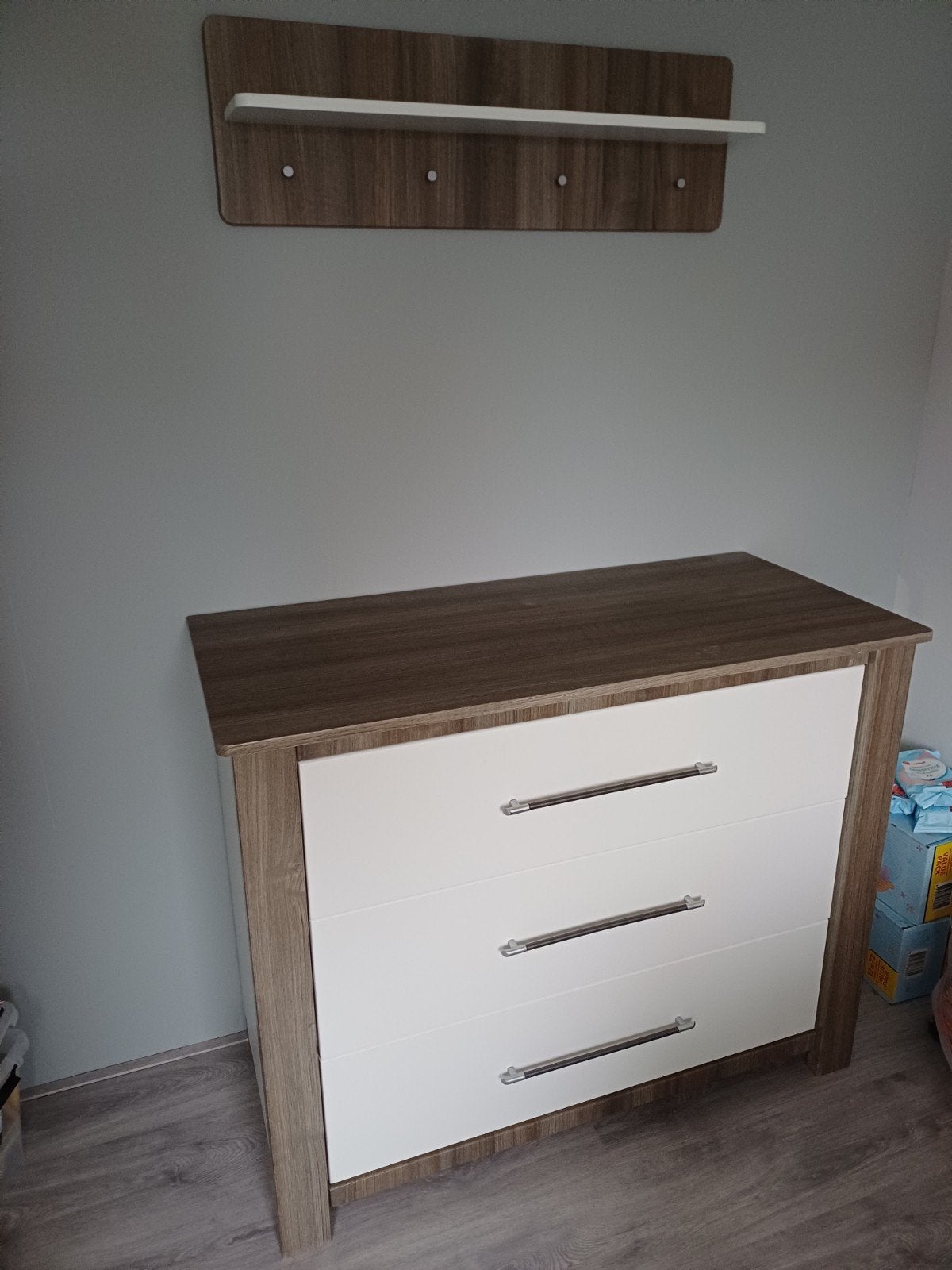 Commode met kapstok - Houtkleur en wit, Ophalen, Gebruikt, 50 tot 70 cm, 75 tot 100 cm