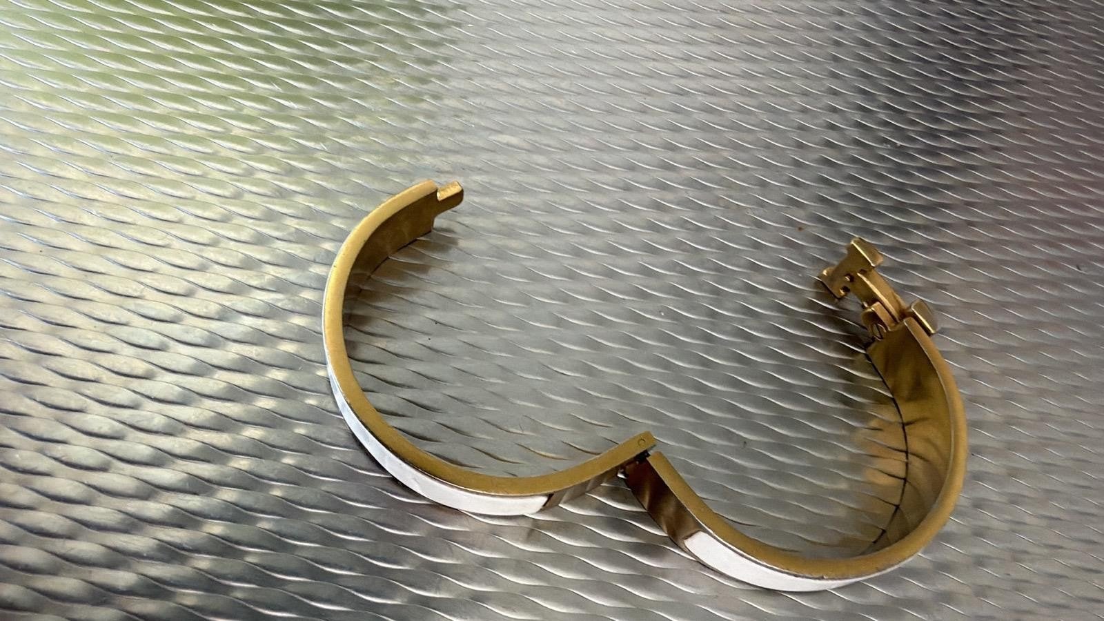 Hermes armband met beschadigingen - goudbadje nodig, Sieraden, Tassen en Uiterlijk, Ophalen of Verzenden, Gebruikt, Goud, Goud