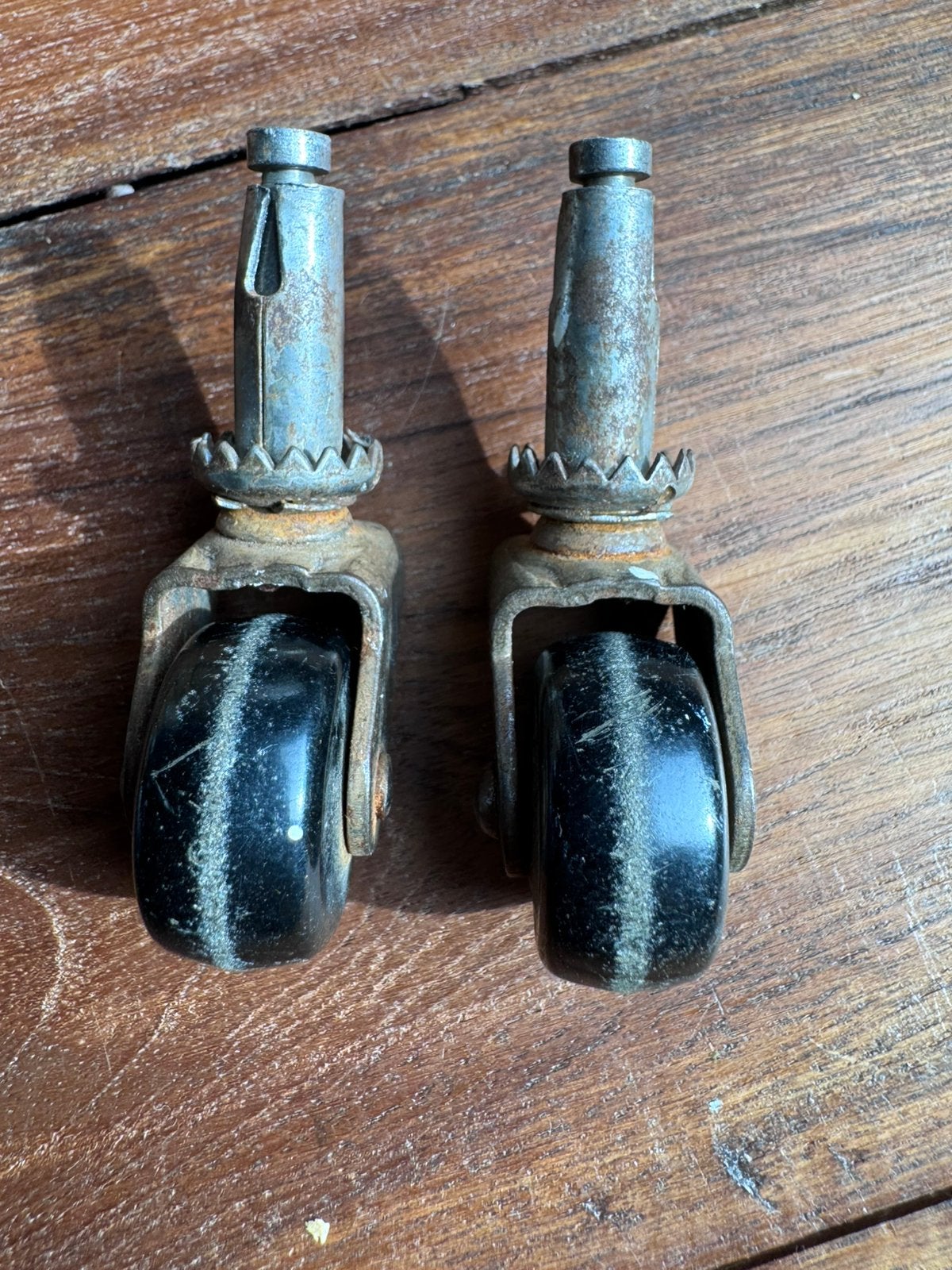 Antieke meubelwieltjes - Bakeliet - Model 664815, Ophalen of Verzenden, Gebruikt, Overige materialen, Overige typen