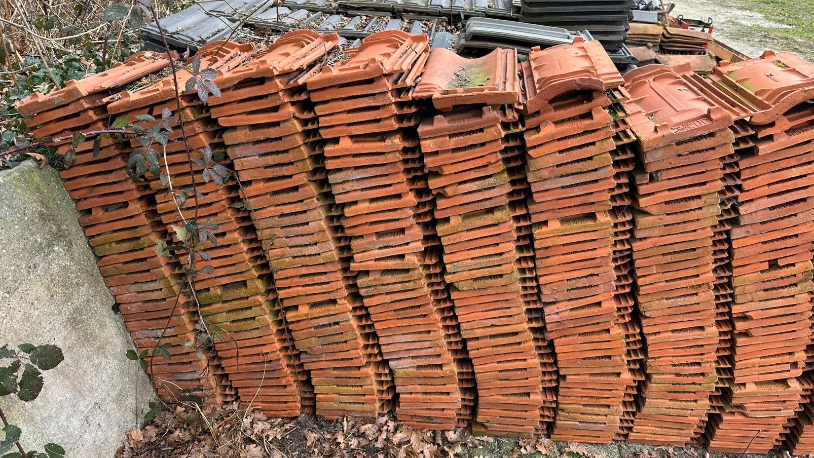 Te koop: verschilende soorten dakpannen., Ophalen, Gebruikt, 15 m² of meer, Dakpannen