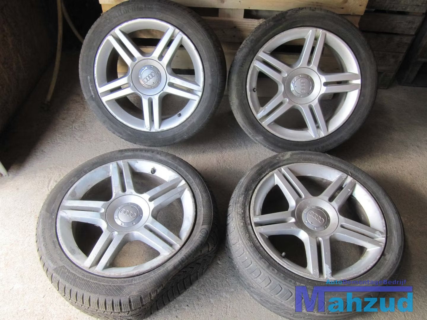 VW SEAT AUDI A4 BANDEN VELGEN 5X112 235 45 17 INCH, Gebruikt, AUDI AG, Auto-Union-Strasse 1
85045  Ingolstadt, DE, Kundenbetreuung@audi.de