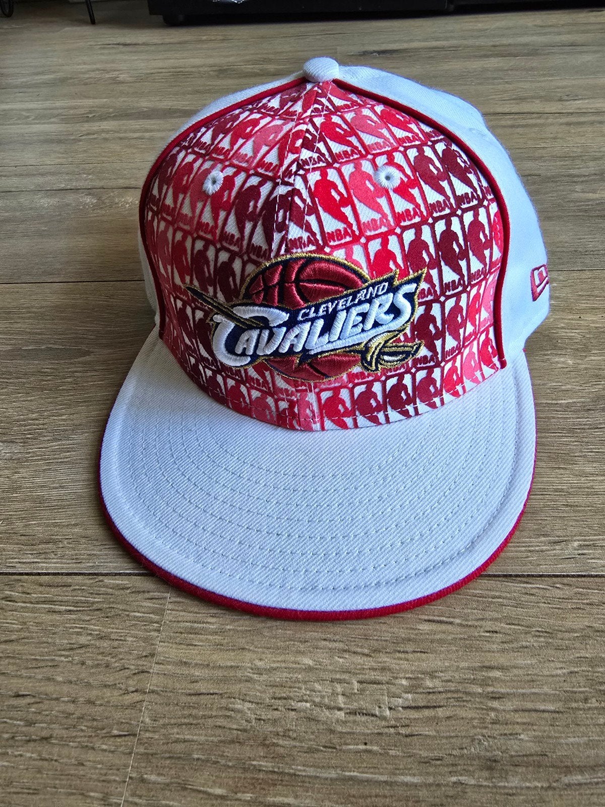 New Era Cleveland Cavaliers NBA Pet - Maat 57 cm, Ophalen of Verzenden, Zo goed als nieuw, New Era, Pet