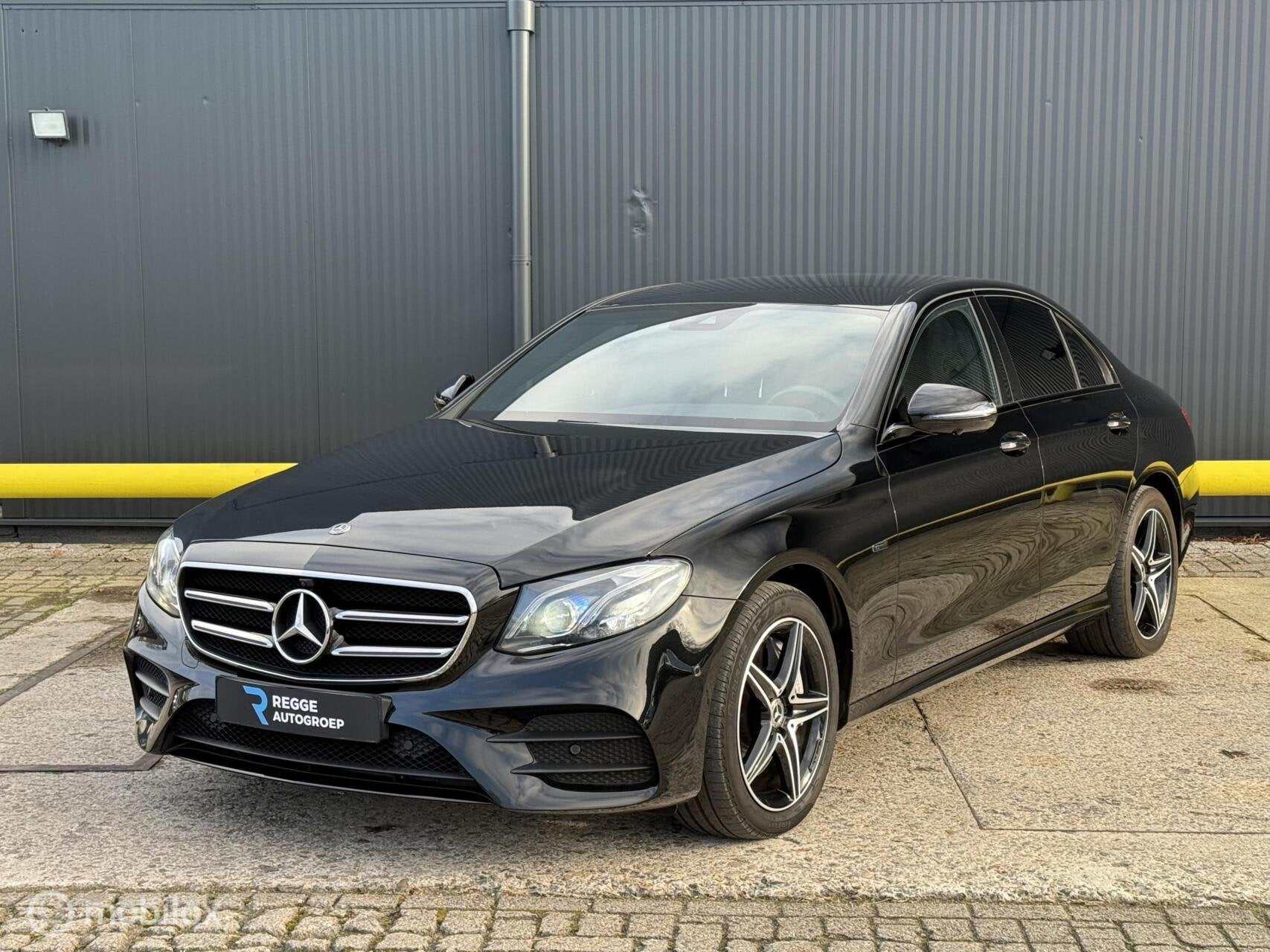 Mercedes E-klasse 300 e AMG NIGHT PAKKET | BTW | CARPLAY |, Auto's, Automaat, Achterwielaandrijving, Gebruikt, Euro 6