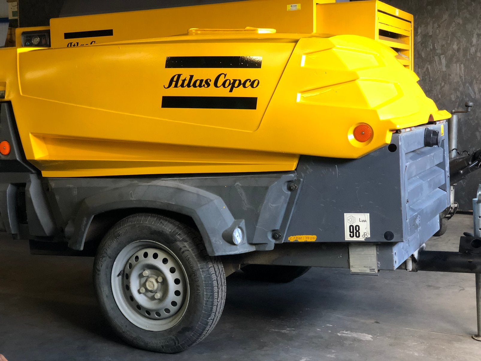 Atlas Copco XAS 57. Dieselcompressor., Ophalen