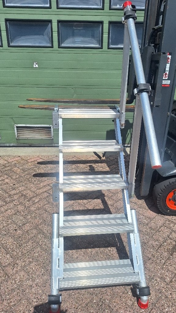 aanbouwtrap bordestrap calamiteitentrap steigertrap 5 tredes, Doe-het-zelf en Verbouw, Ophalen, Trap, Zo goed als nieuw, Minder dan 2 meter