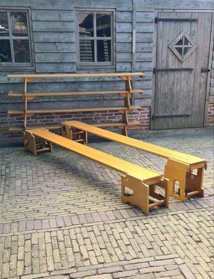 Gymbank, houten bank, turnbank, schoolbank, gymbanken.

Vier, Ophalen