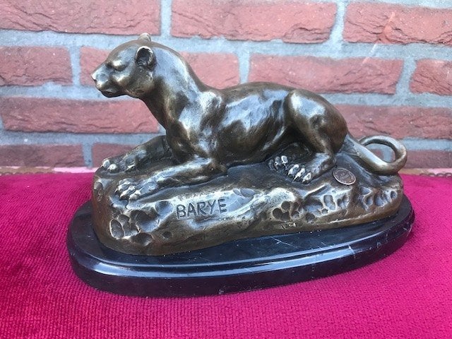 bronzen beeld, rustende leeuwin, Ophalen of Verzenden