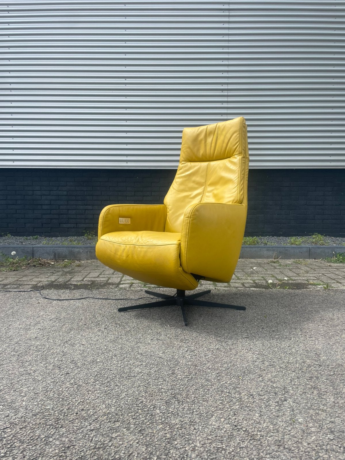 Gele leren montel relax fauteuil / relax stoel elektrisch, Huis en Inrichting, Fauteuils, Ophalen, Minder dan 75 cm, 50 tot 75 cm