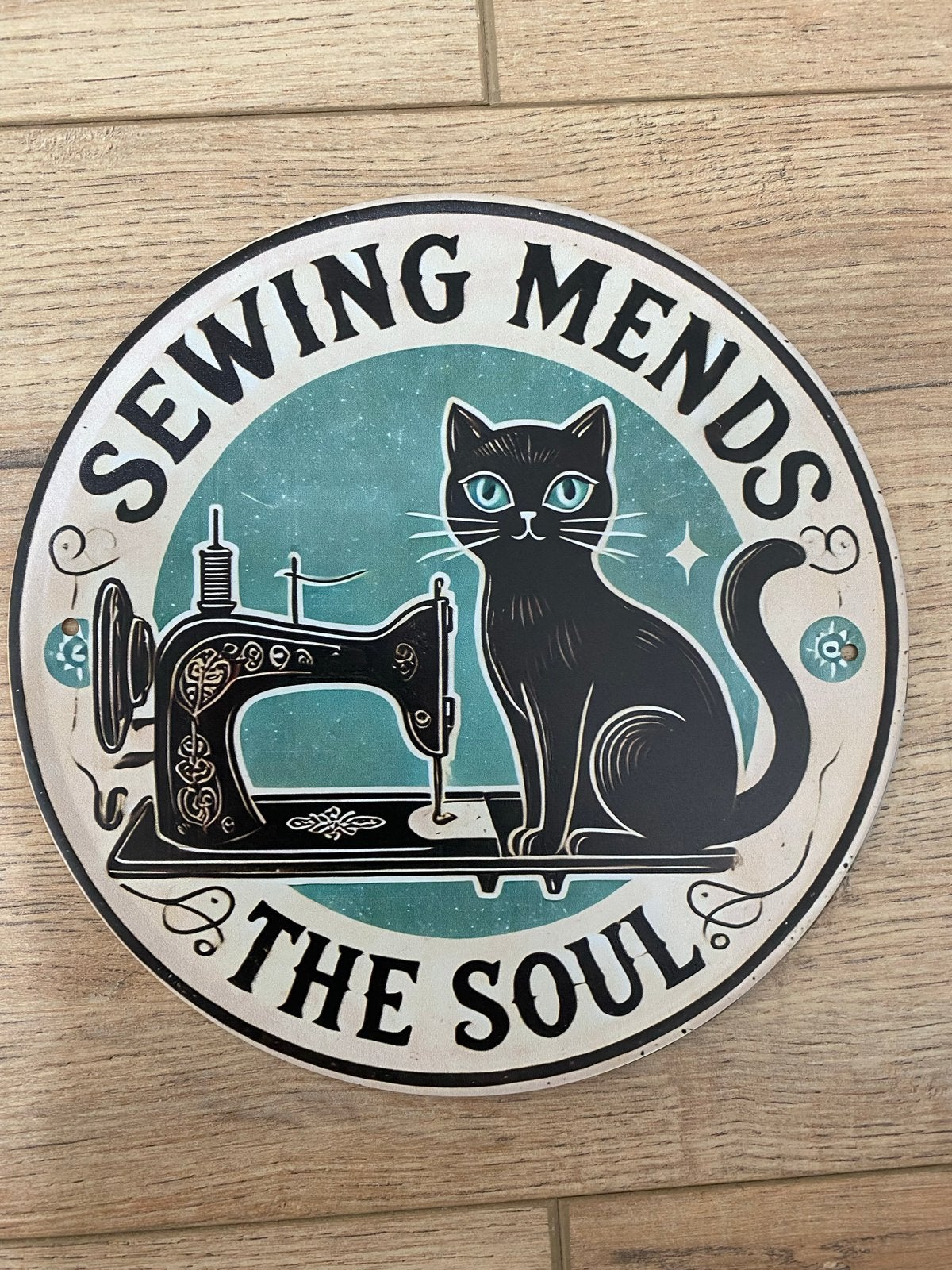 Metalen wandbord: Kat & Naaimachine - "Sewing Mends The Soul, Vintage, Meerkleurig, Verzenden, Nieuw