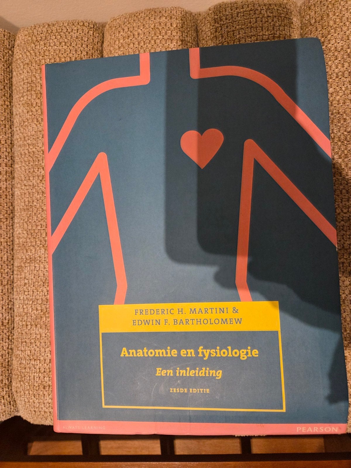 Anatomie en fysiologie - Een inleiding (zesde editie), Gelezen, Frederic H. Martini & Edwin F. Bartholomew, Beta, HBO