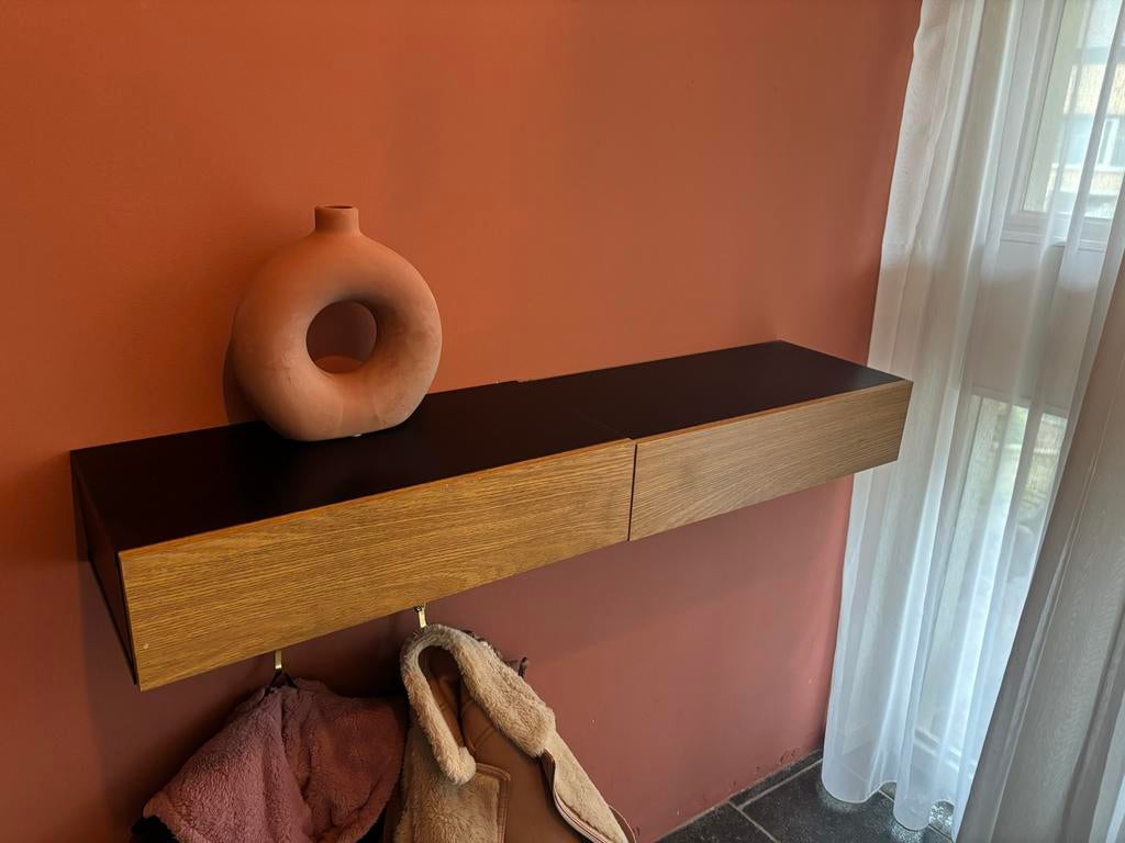 Zwart hangkastje met houten lades (2x), Huis en Inrichting, Kasten | Overige, Ophalen, Gebruikt