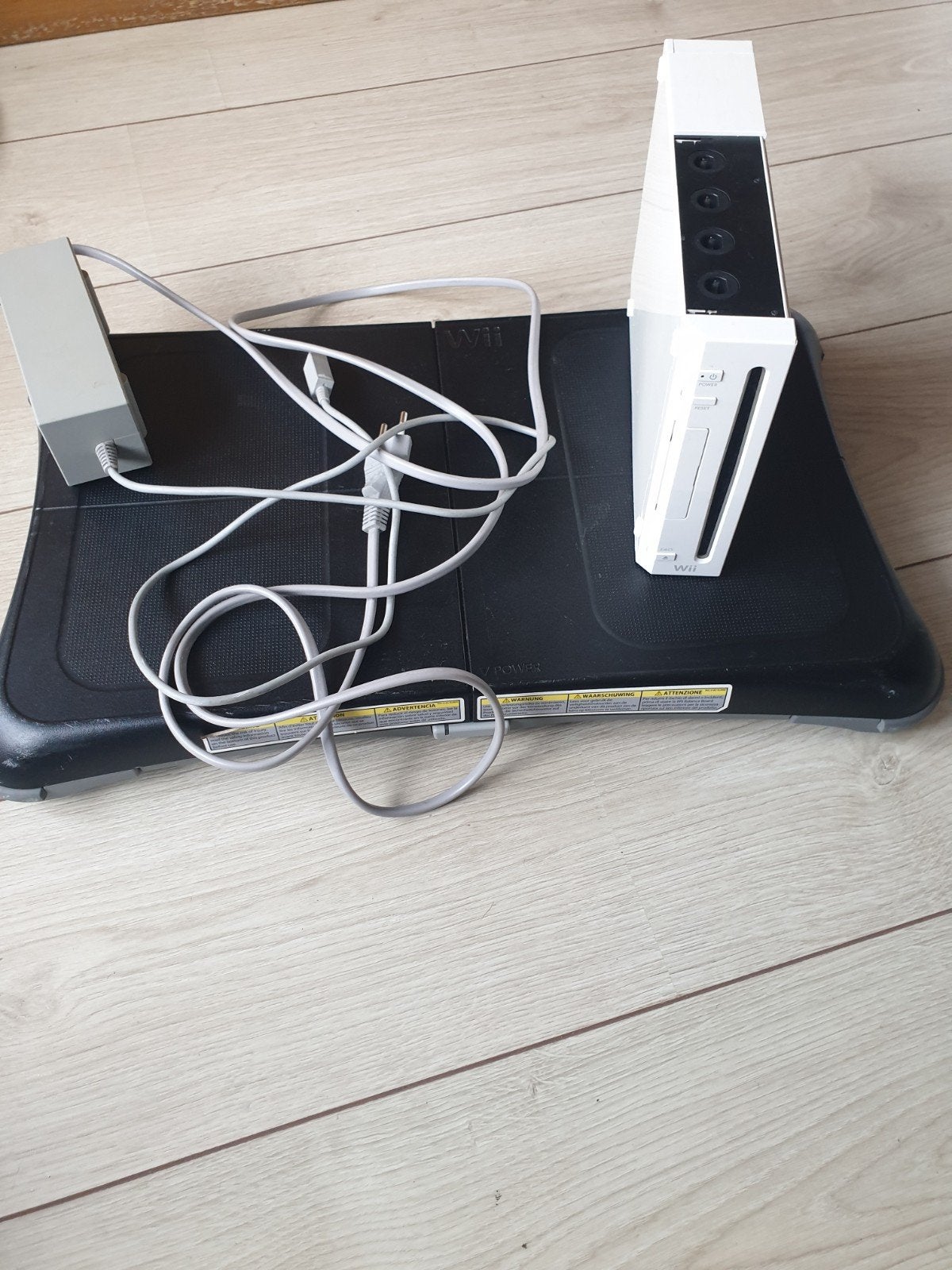 Nintendo Wii met veel toebehoren. Nieuwe accu's aanwezig, Ophalen of Verzenden, Zo goed als nieuw, Met 2 controllers, Met games