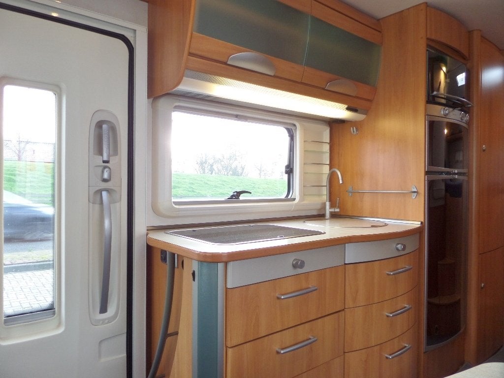 Foto 13 van Hymer B 614 SL Integraal camper