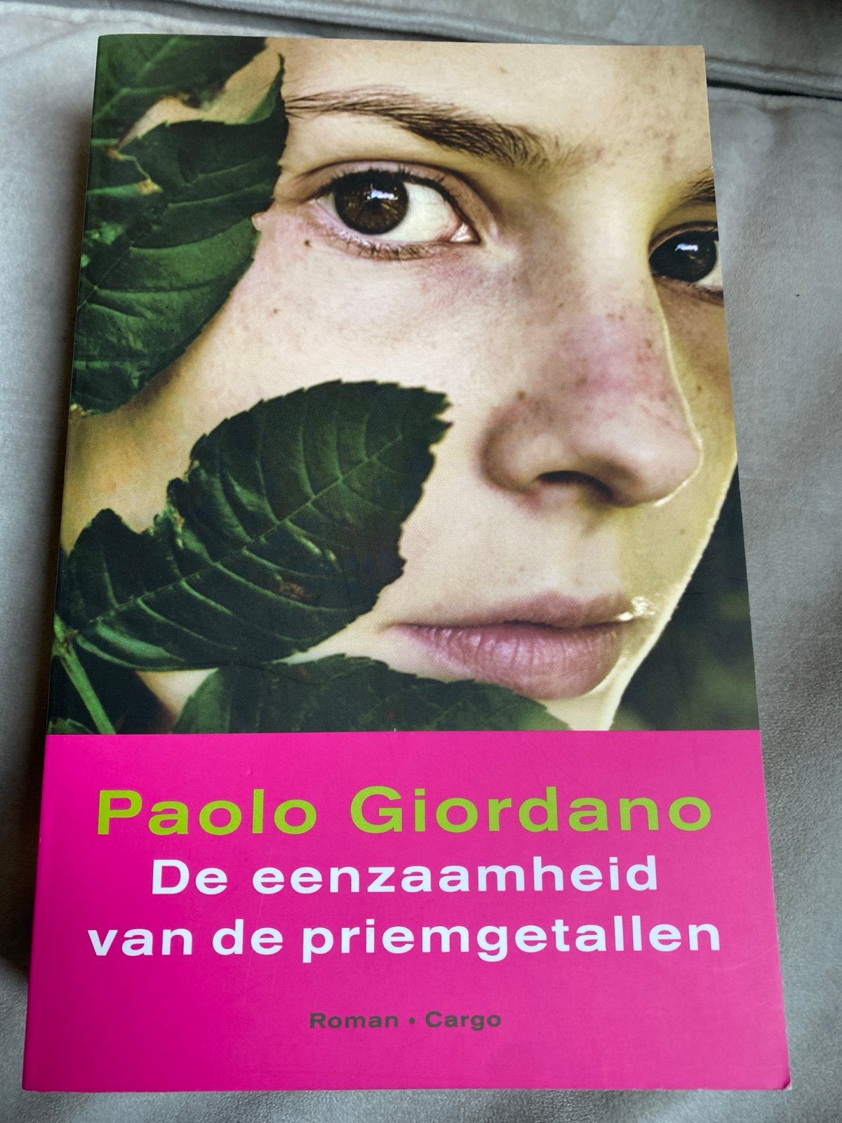De eenzaamheid van de priemgetallen - Paolo Giordano, Ophalen of Verzenden, Gelezen, Europa overig
